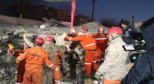11 gün göçük altında 'Bircan' isimli inek, kurtarıldı