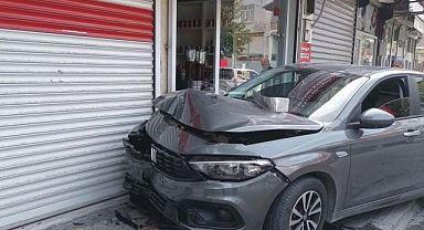Kahta’da kafasına elektrik direği düşen kadın ağır yaralandı