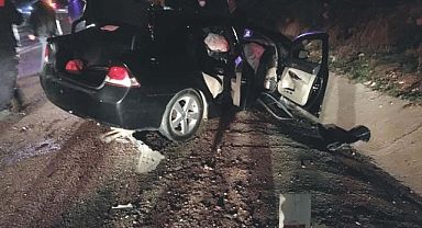 İş makinesine çarpan otomobil sürücüsü öldü