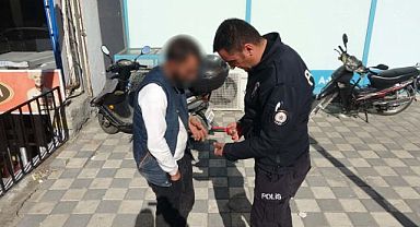 Ellinde bıçakla gezen şüpheli gözaltına alındı