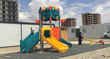Adıyaman Belediyesinden toplu yaşam alanlarına çocuk oyun parkı