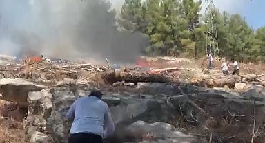 Adıyaman'daki yangın söndürme çalışmalarına vatandaşlar da destek veriyor