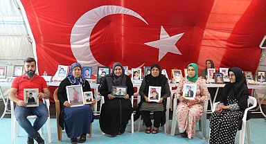 Annelerin evlat nöbeti "eyyam-ı bahur" sıcaklarına rağmen devam ediyor