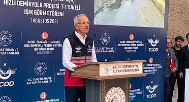 Bakan Uraloğlu, Bahçe - Nurdağı demiryolu tüneli ışık görme törenine katıldı