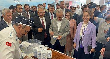 Bakan Uraloğlu, Gaziantep'te aşure yedi
