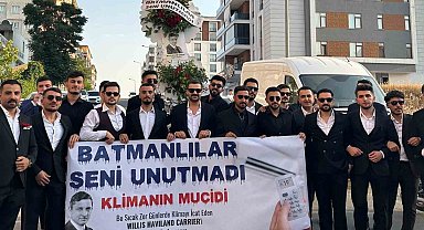 Batmanlılar takım elbise giyip klimanın kaşifini andı