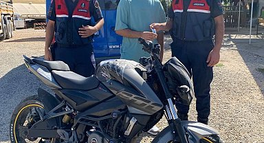 Çalıntı motosikleti satarken yakalandı