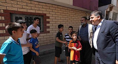 Çocuklardan Fadıloğlu'na sevgi gösterisi