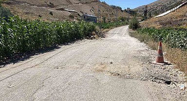 Depremde hasar alıp onarılmayan yol tepkilere neden oluyor