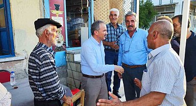 Depremzede vatandaşların taleplerini dinledi