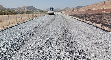Diyarbakır'da iki ilçeyi bir birine bağlayan yol asfaltlandı