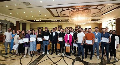 Gençlerin hayali, bir sonraki kareyi üniformalı çektirmek