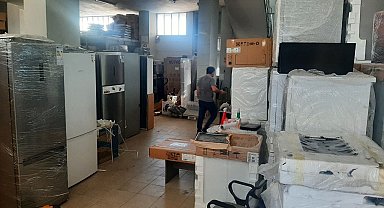 Hırsızlar beyaz eşya deposuna üst üste iki kez girdi