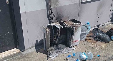 Klima aşırı sıcak ve çalışmaya dayanamadı