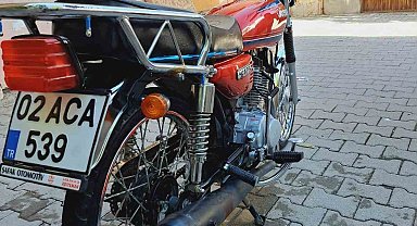 Park halindeki motosiklet çalındı