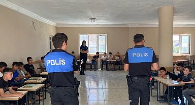 Şırnak'ta polisten Kur'an kursu öğrencilerine seminer