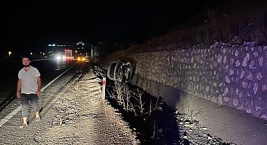 Takla atan otomobil su kanalına düştü