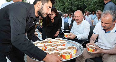 Vali Varol aşure etkinliğine katıldı