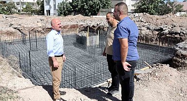 Vali Varol, yeni yapılan evlerin temellerinde incelemeler yaptı