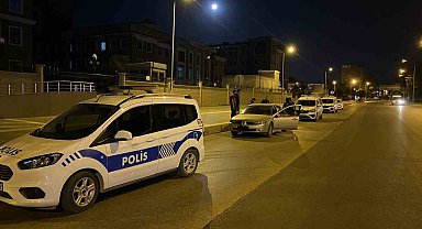 Valilik önünde polisleri harekete geçiren olay