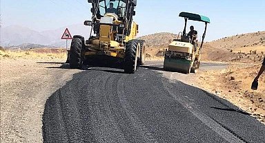 Gölbaşı'nda köy yolları asfaltlanıyor