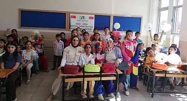 Gönül dostları öğrencilerle bir arada
