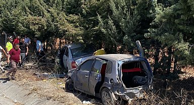 İki otomobil bir tır'ın karıştığı kazada 2 kişi yaralı
