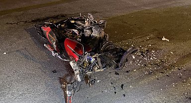 Otomobil ile çarpışan motosikletin sürücüsü hayatını kaybetti