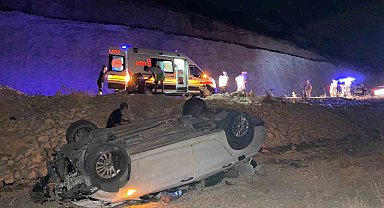 Otomobil şarampole devrildi: 3 yaralı