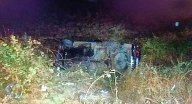 Otomobil şarampole devrildi