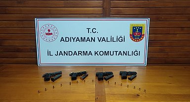 Şüpheli şahıstan 4 adet tabanca ele geçirildi