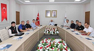 Vali Yardımcılarıyla haftalık değerlendirme toplantısı yapıldı
