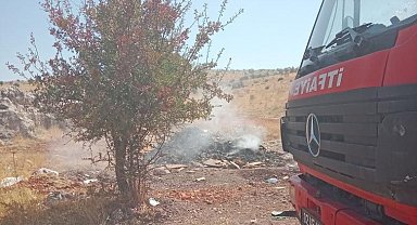 Yangın ormanlık alana sıçramadan söndürüldü