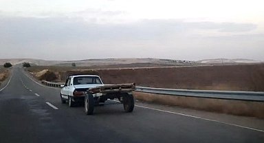 Adıyaman'da ilginç görüntü: Otomobil at arabasını çekti