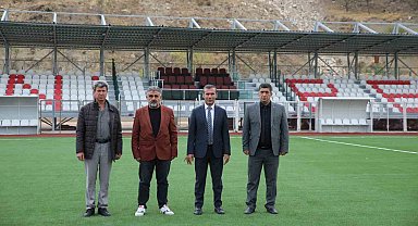 Besni sentetik çim yüzeyli futbol sahası yenilendi