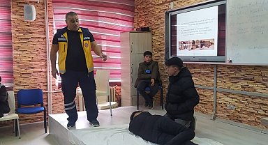 Lise öğrencilerine ilk yardım eğitimi verildi