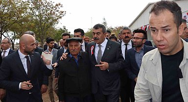 Milli Eğitim Bakanı Tekin, şehit ailesiyle bir araya geldi