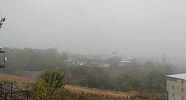 Tut ilçesini sis kapladı