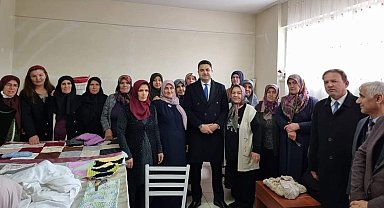 Kaymakam Seyhan, kursiyerlerle bir araya geldi