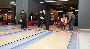 Özel sporcular bowling oynayarak eğlendi