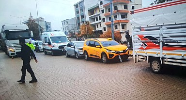 Üç araç birbirine girdi: 1 yaralı