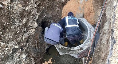 ASKİM ekipleri kanalizasyon hattı yenileme çalışmalarına devam ediyor