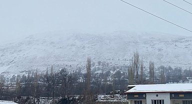 Çelikhan ilçesinde kar yağışı başladı
