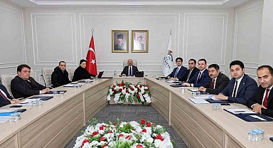 Deprem konutlarının alt ve üst yapı çalışmaları konuşuldu