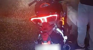 Yarış yapan motosikletler yakalandı