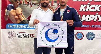 ADYÜ Öğrencisi Emrah Yaşar altın madalya kazandı