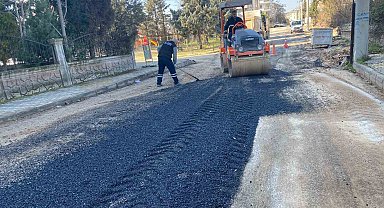 Belediye kaldırım ve yol çalışmalarını sürdürüyor