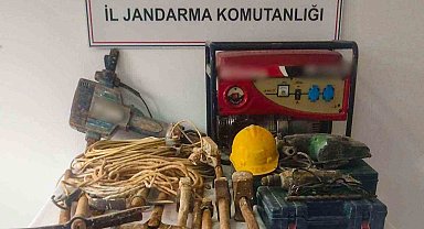 Birinci derece sit alanında kaçak kazı yapan 3 şahıs yakalandı