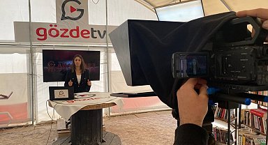Deprem sonrası bir yıldır çadırdan yayın yapıyorlar