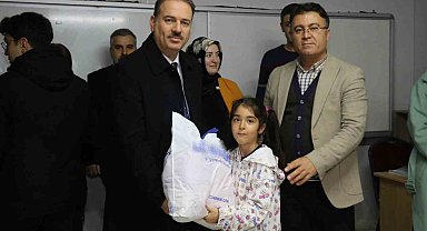 Doğa Koleji öğrencileri "Bu kış beni sen giydir" projesiyle örnek oldu